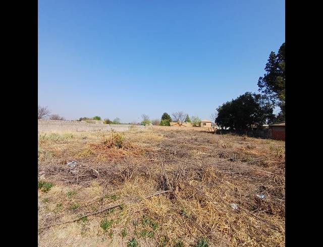 2,190M² VACANT LAND FOR SALE IN HENLEY ON KLIP